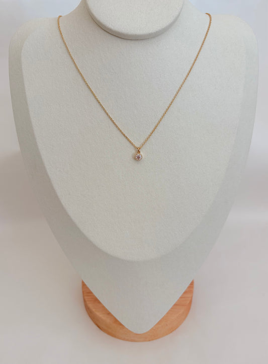 COLLIER PLAQUÉ OR ET OXYDE SOLITAIRE