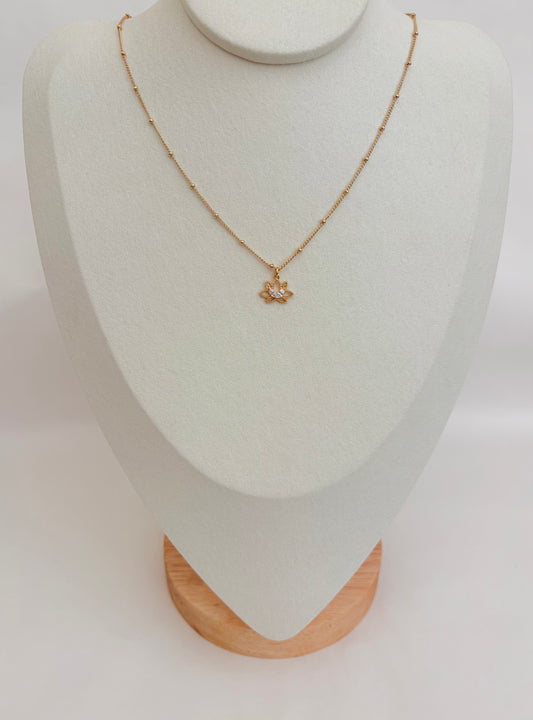 COLLIER PLAQUÉ OR LOTUS ET OXYDE