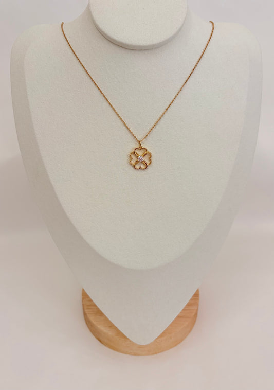 COLLIER PLAQUÉ OR TREFLES ET OXYDE