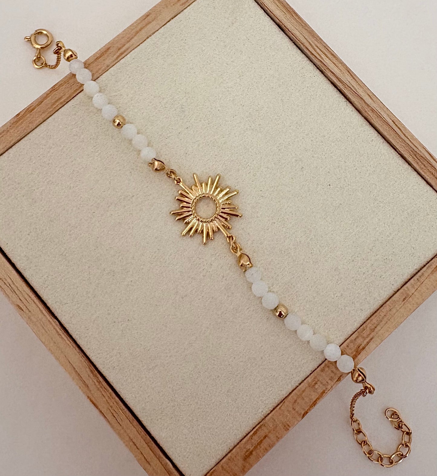 BRACELET PLAQUÉ OR ET PERLES DE NACRE