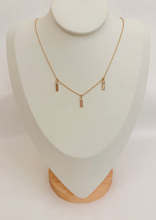 COLLIER PLAQUÉ OR 3 PENDENTIFS ET OXYDES