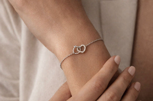 Bracelet en Argent avec Oxydes – Cœur et Solitaire Entrelacé