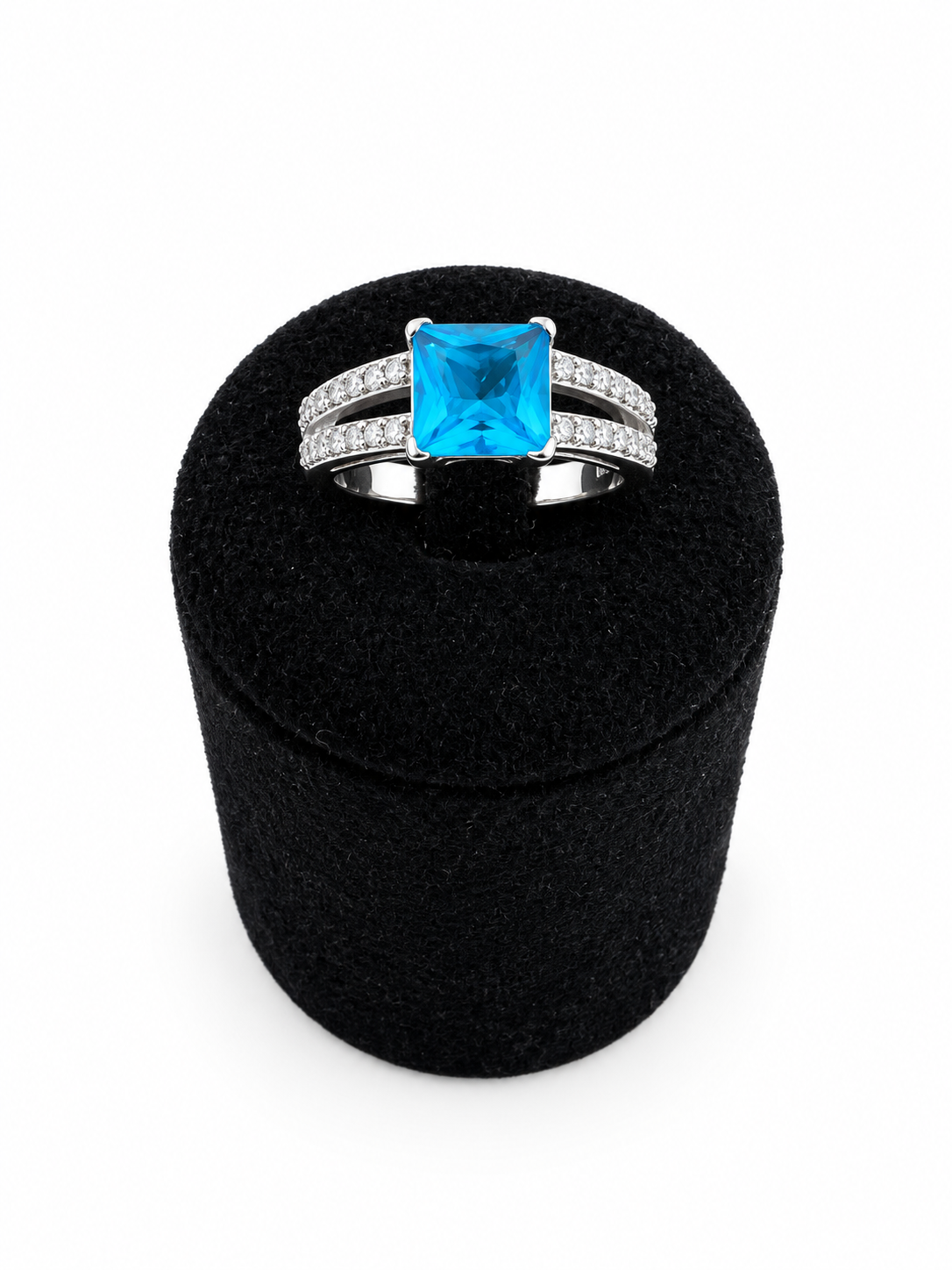 Bague en Argent avec Oxyde de Zirconium Bleu turquoise - Pièce Unique