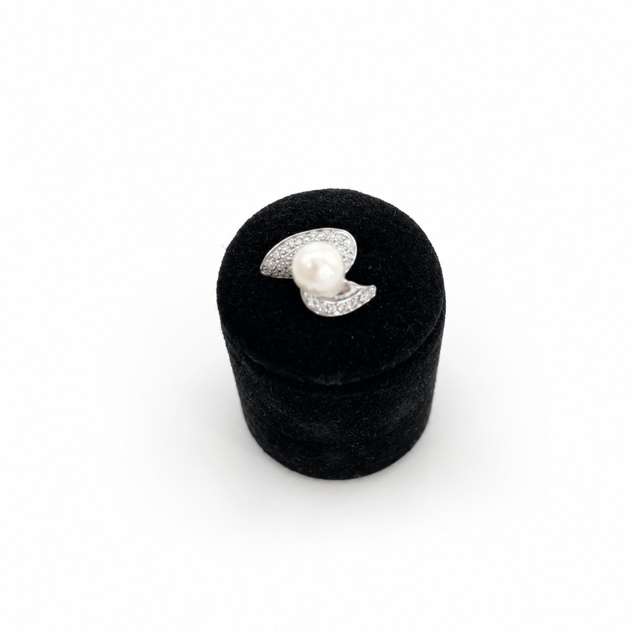 Bague en Argent avec Perle de Culture et Oxydes - Pièce Unique