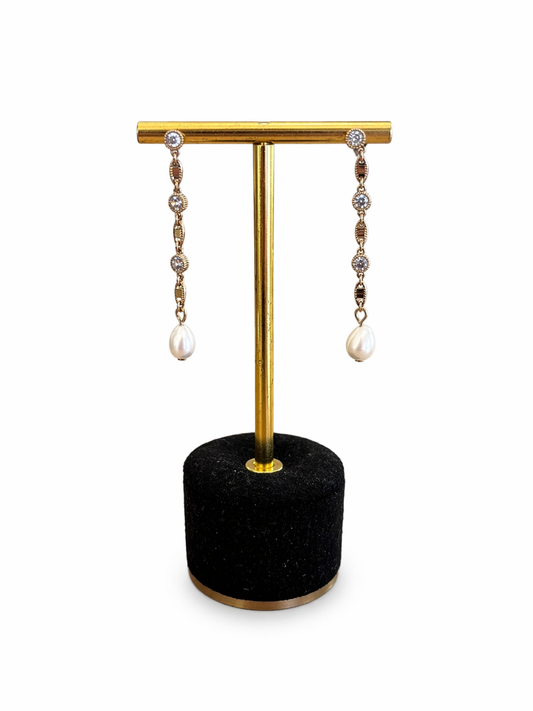 Boucles d'oreilles Plaqué or avec Oxydes et Perle de Culture - Pièce Unique