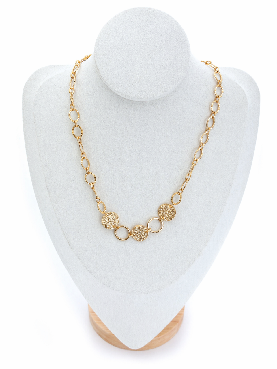 Collier en Plaqué Or avec maille ovale et disques martelés